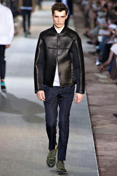 Look 34